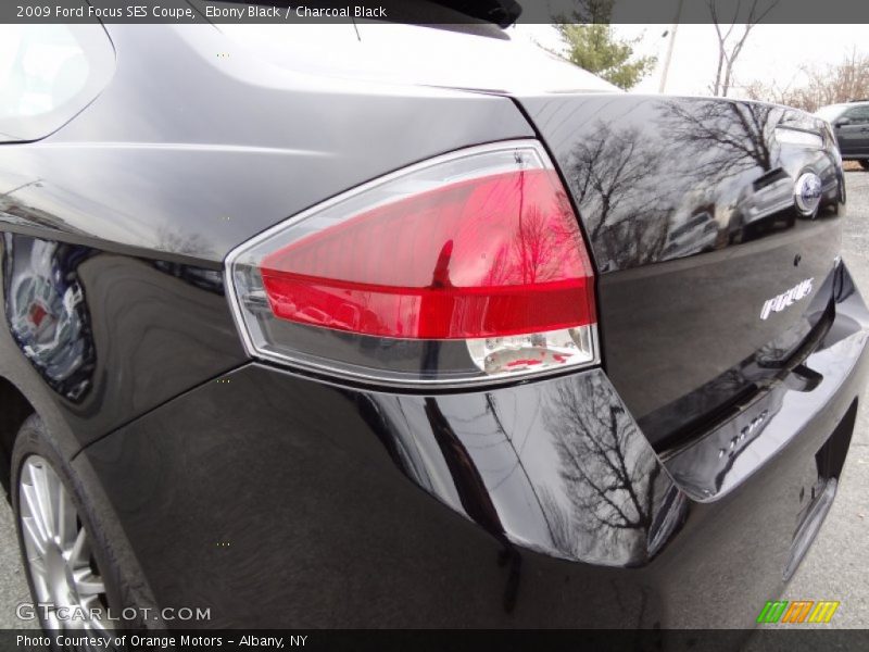 Ebony Black / Charcoal Black 2009 Ford Focus SES Coupe