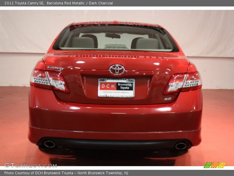 Barcelona Red Metallic / Dark Charcoal 2011 Toyota Camry SE