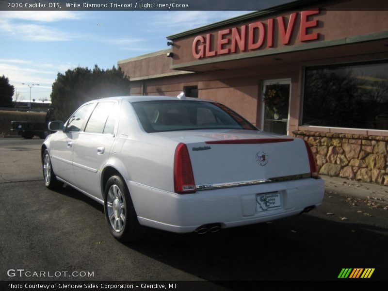 White Diamond Tri-coat / Light Linen/Cocoa 2010 Cadillac DTS