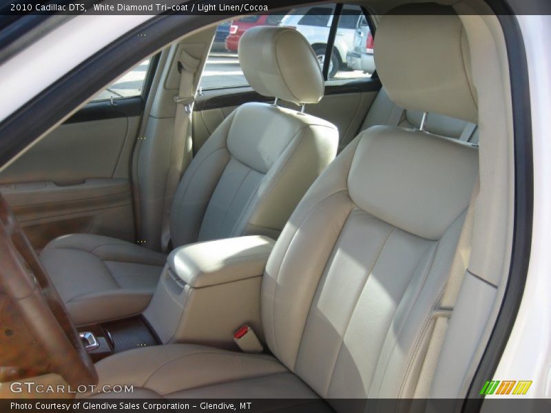 White Diamond Tri-coat / Light Linen/Cocoa 2010 Cadillac DTS
