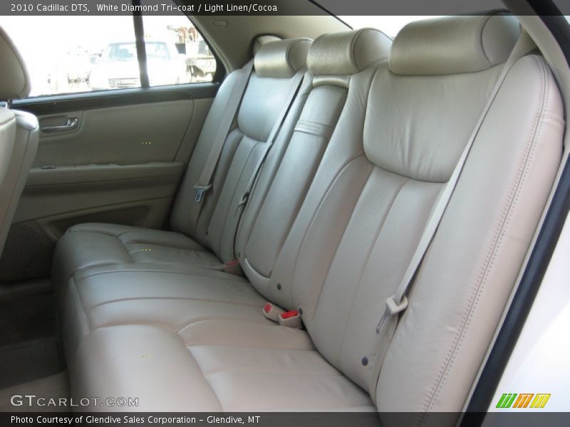 White Diamond Tri-coat / Light Linen/Cocoa 2010 Cadillac DTS