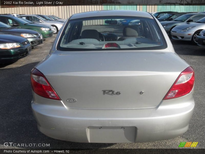 Light Silver / Gray 2002 Kia Rio Sedan