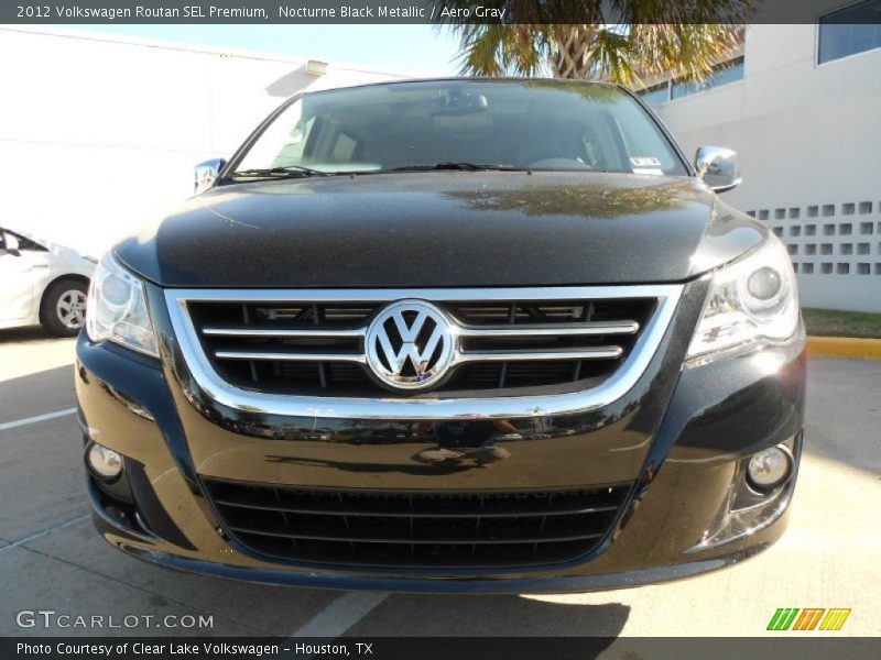 Nocturne Black Metallic / Aero Gray 2012 Volkswagen Routan SEL Premium