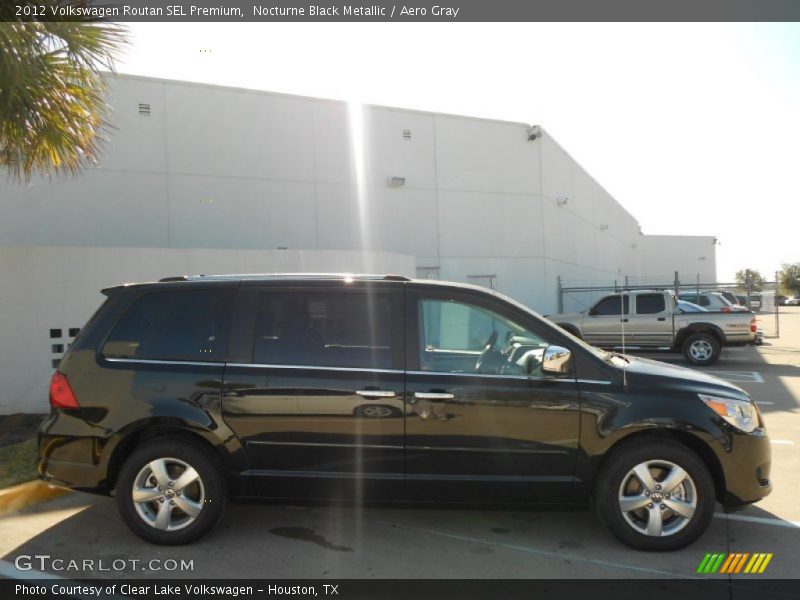 Nocturne Black Metallic / Aero Gray 2012 Volkswagen Routan SEL Premium