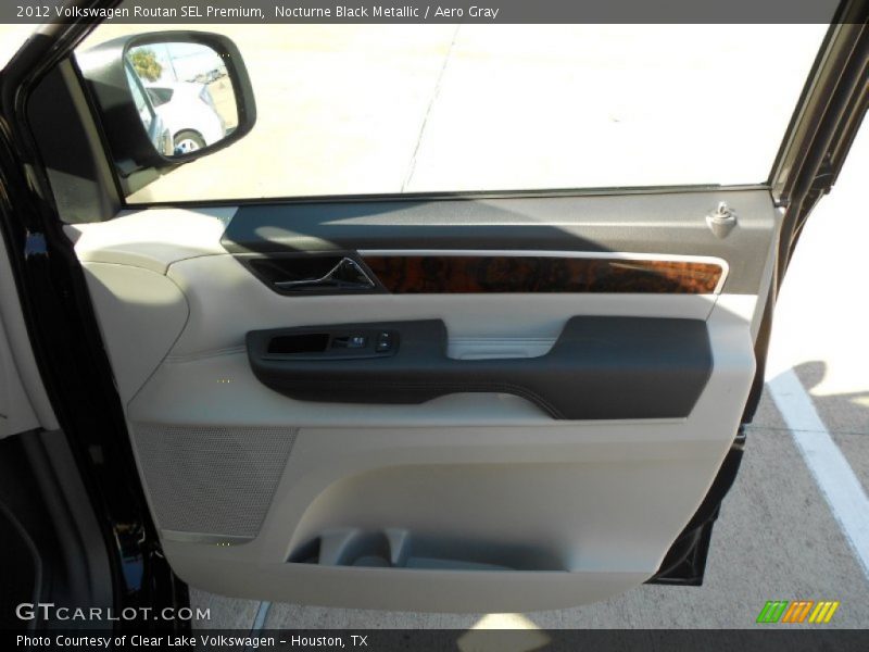 Nocturne Black Metallic / Aero Gray 2012 Volkswagen Routan SEL Premium