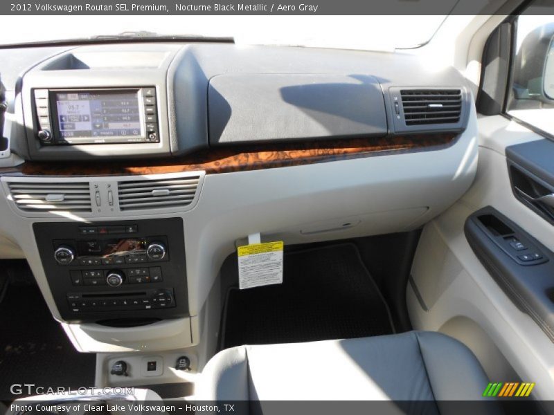 Nocturne Black Metallic / Aero Gray 2012 Volkswagen Routan SEL Premium
