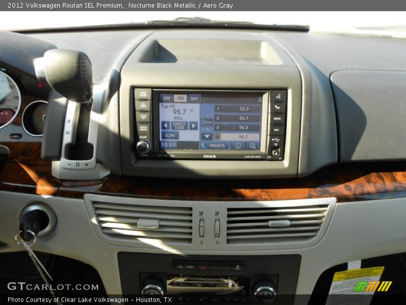Nocturne Black Metallic / Aero Gray 2012 Volkswagen Routan SEL Premium