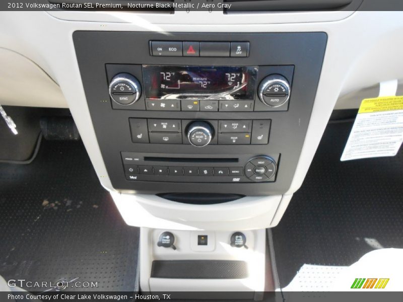 Nocturne Black Metallic / Aero Gray 2012 Volkswagen Routan SEL Premium