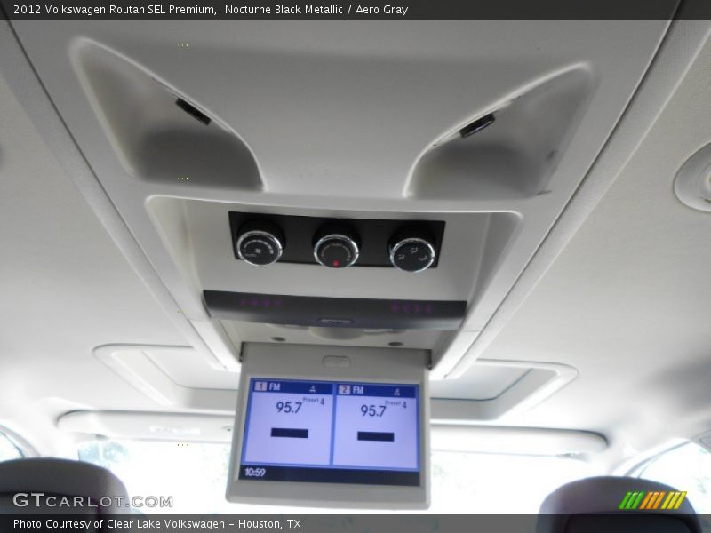 Nocturne Black Metallic / Aero Gray 2012 Volkswagen Routan SEL Premium