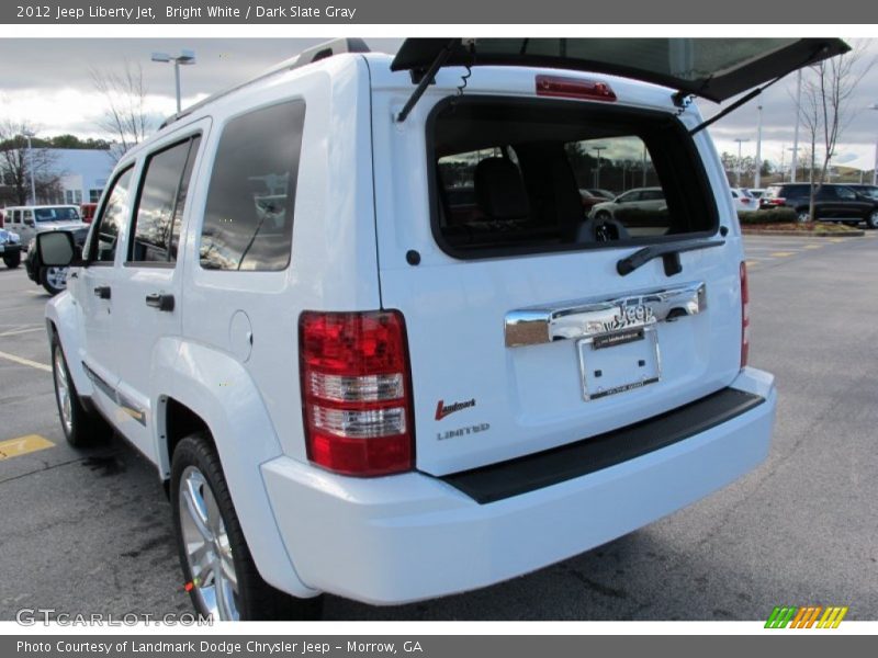 Bright White / Dark Slate Gray 2012 Jeep Liberty Jet