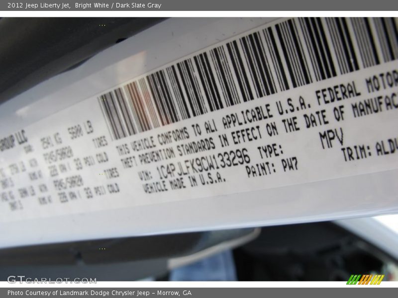 Bright White / Dark Slate Gray 2012 Jeep Liberty Jet