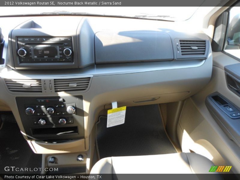 Nocturne Black Metallic / Sierra Sand 2012 Volkswagen Routan SE