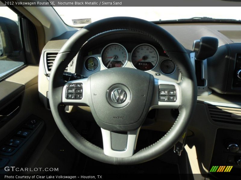Nocturne Black Metallic / Sierra Sand 2012 Volkswagen Routan SE