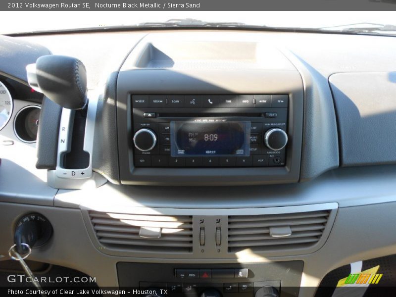 Nocturne Black Metallic / Sierra Sand 2012 Volkswagen Routan SE