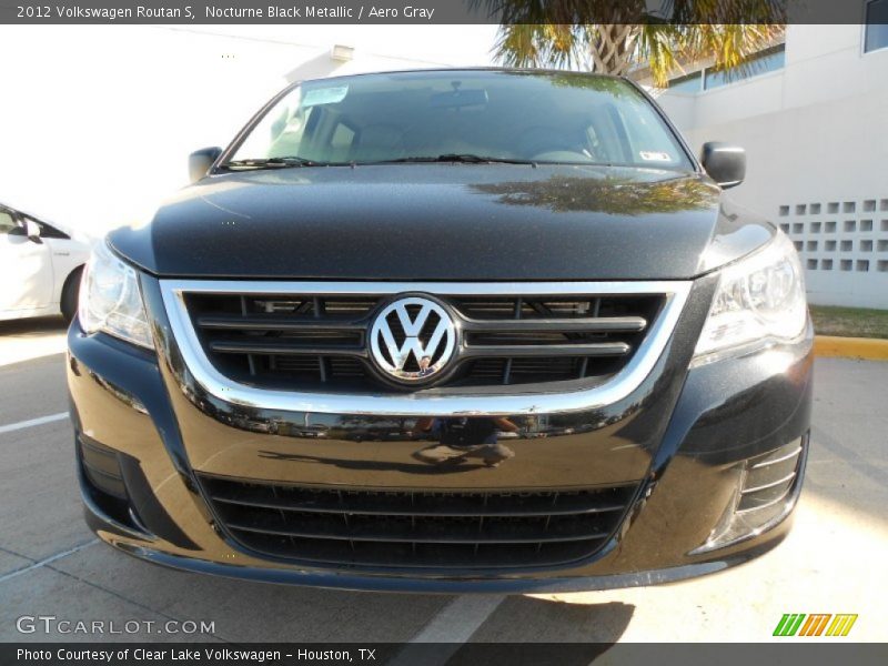 Nocturne Black Metallic / Aero Gray 2012 Volkswagen Routan S