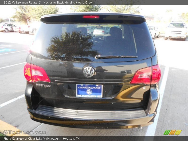 Nocturne Black Metallic / Aero Gray 2012 Volkswagen Routan S