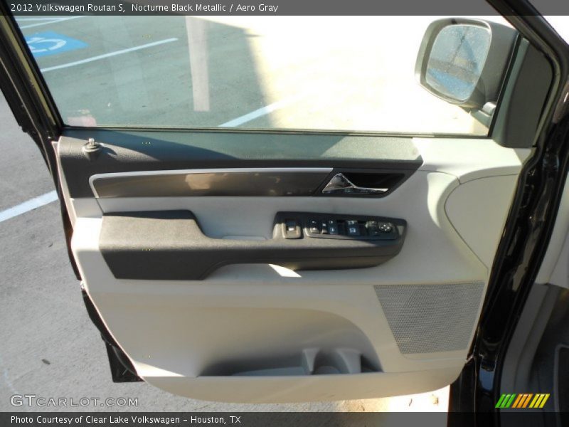 Nocturne Black Metallic / Aero Gray 2012 Volkswagen Routan S