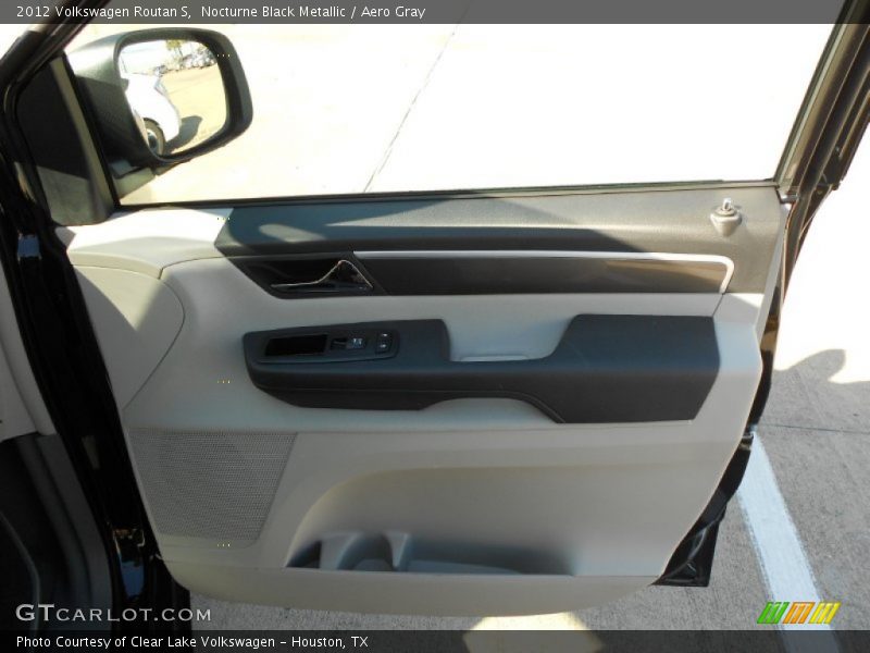 Nocturne Black Metallic / Aero Gray 2012 Volkswagen Routan S