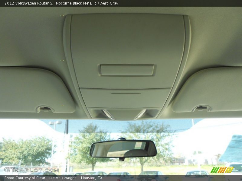 Nocturne Black Metallic / Aero Gray 2012 Volkswagen Routan S