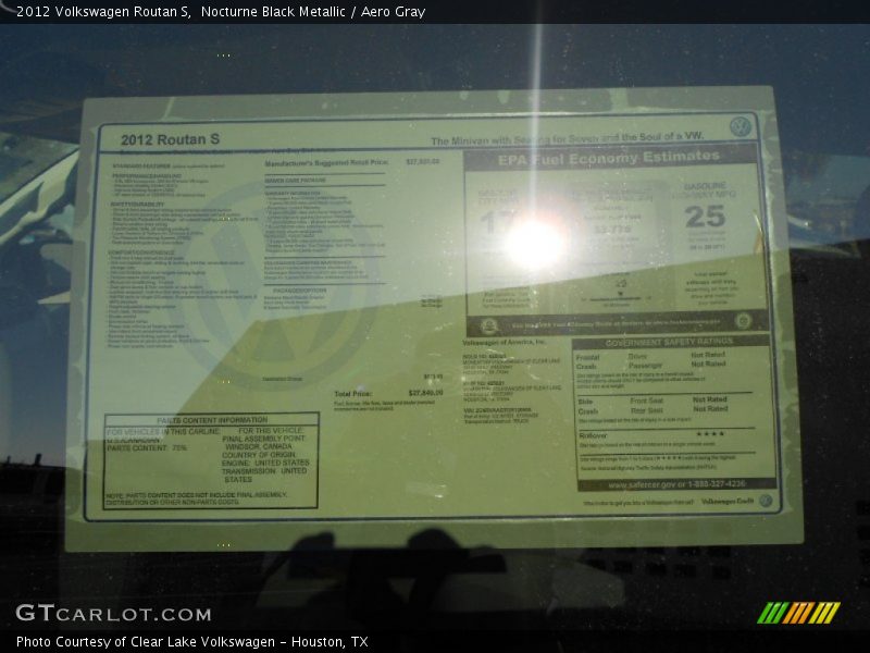 Nocturne Black Metallic / Aero Gray 2012 Volkswagen Routan S