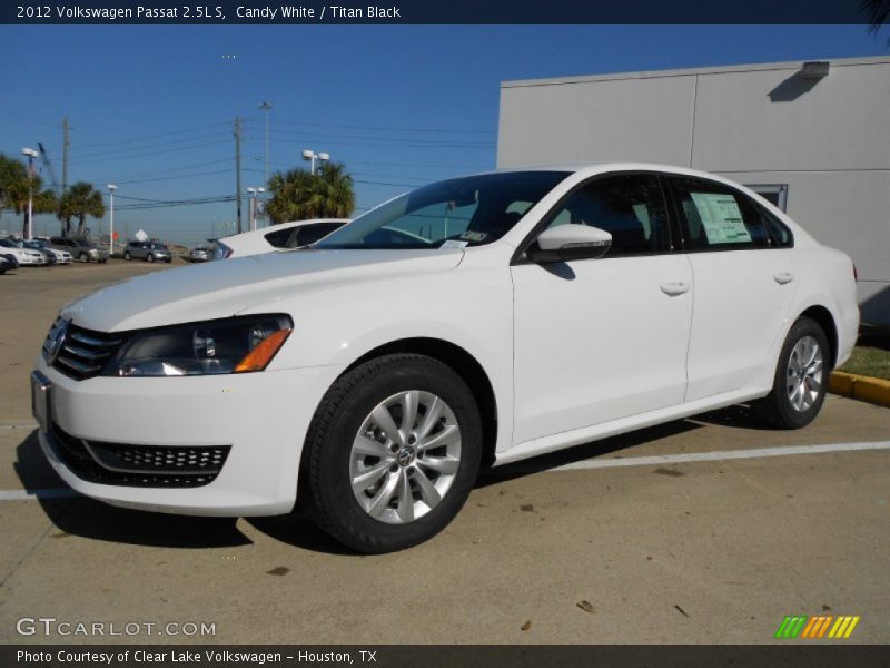 Candy White / Titan Black 2012 Volkswagen Passat 2.5L S