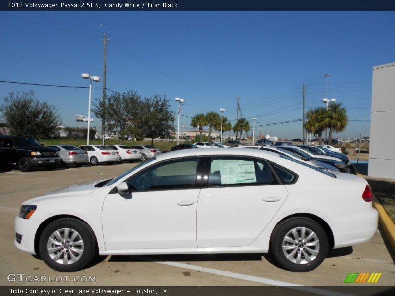 Candy White / Titan Black 2012 Volkswagen Passat 2.5L S