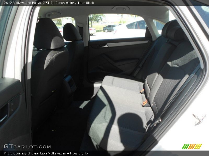 Candy White / Titan Black 2012 Volkswagen Passat 2.5L S