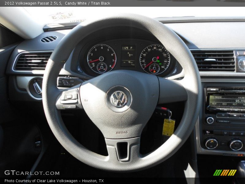 Candy White / Titan Black 2012 Volkswagen Passat 2.5L S