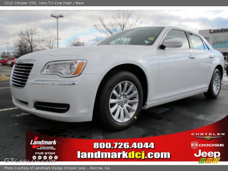 Ivory Tri-Coat Pearl / Black 2012 Chrysler 300