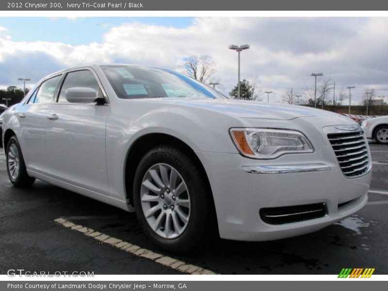 Ivory Tri-Coat Pearl / Black 2012 Chrysler 300