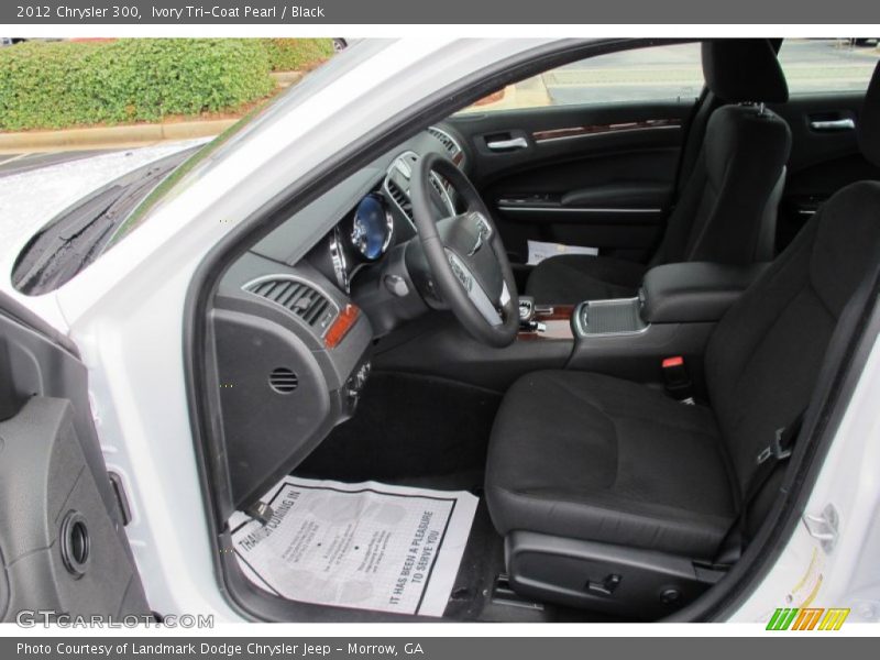 Ivory Tri-Coat Pearl / Black 2012 Chrysler 300