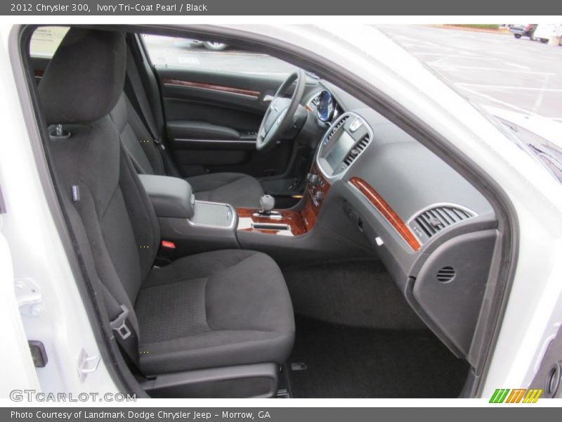 Ivory Tri-Coat Pearl / Black 2012 Chrysler 300