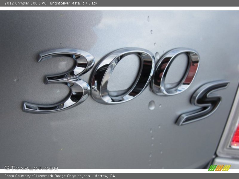  2012 300 S V6 Logo