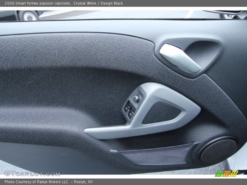 Crystal White / Design Black 2009 Smart fortwo passion cabriolet