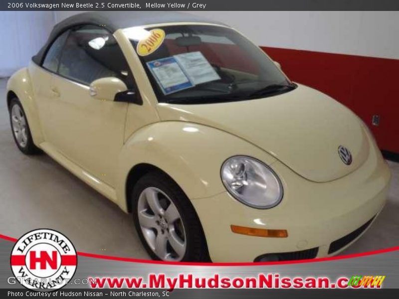 Mellow Yellow / Grey 2006 Volkswagen New Beetle 2.5 Convertible