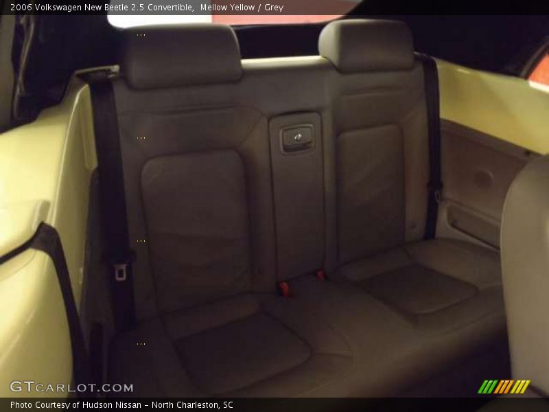 Mellow Yellow / Grey 2006 Volkswagen New Beetle 2.5 Convertible