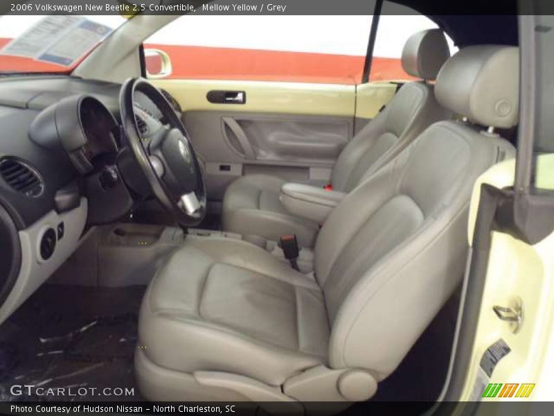 Mellow Yellow / Grey 2006 Volkswagen New Beetle 2.5 Convertible