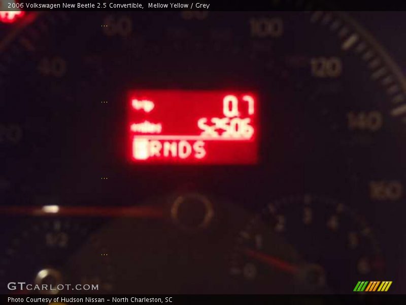 Mellow Yellow / Grey 2006 Volkswagen New Beetle 2.5 Convertible