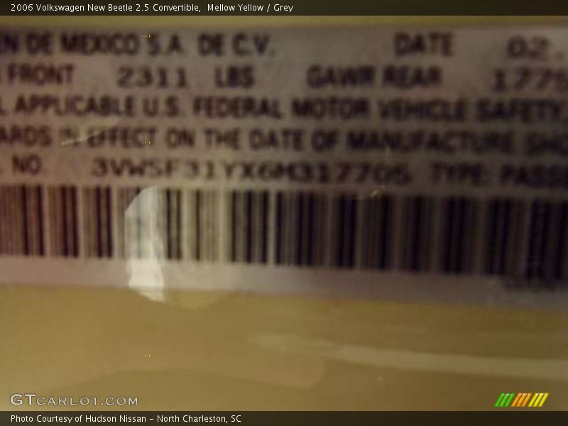 Mellow Yellow / Grey 2006 Volkswagen New Beetle 2.5 Convertible