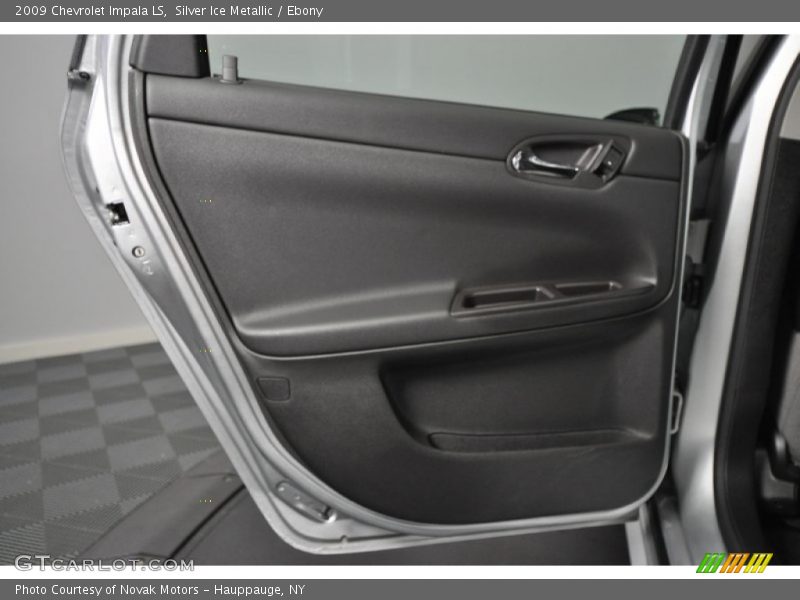 Silver Ice Metallic / Ebony 2009 Chevrolet Impala LS