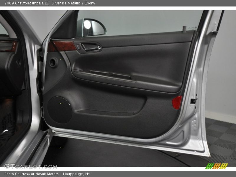 Silver Ice Metallic / Ebony 2009 Chevrolet Impala LS