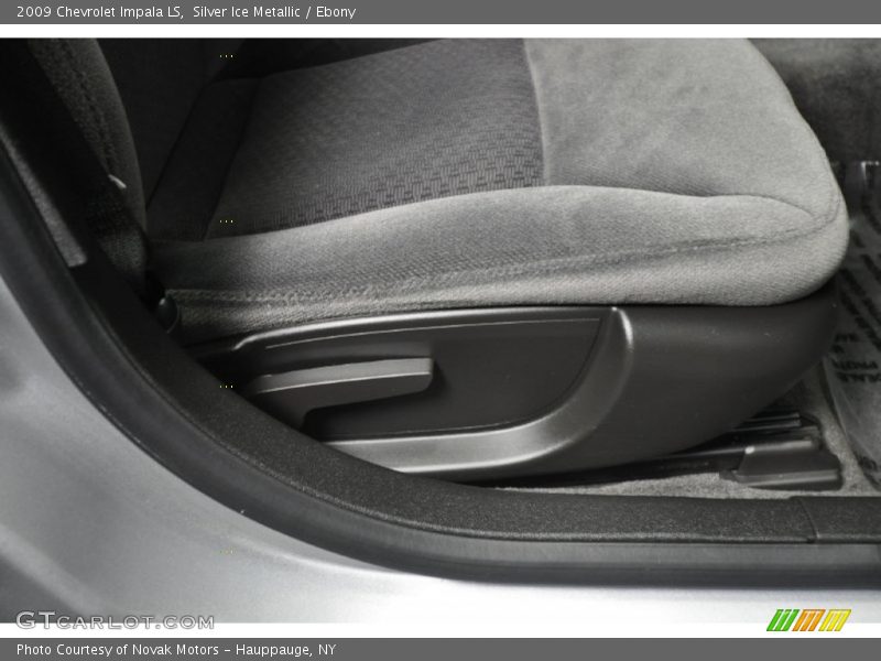 Silver Ice Metallic / Ebony 2009 Chevrolet Impala LS