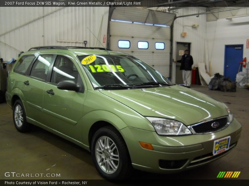 Kiwi Green Metallic / Charcoal/Light Flint 2007 Ford Focus ZXW SES Wagon