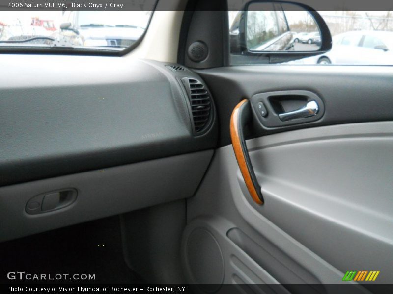 Black Onyx / Gray 2006 Saturn VUE V6