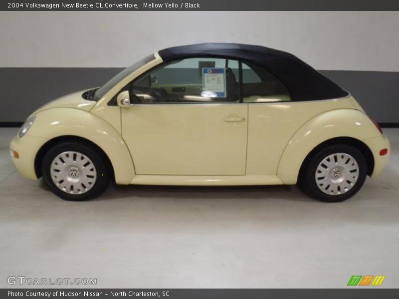 Mellow Yello / Black 2004 Volkswagen New Beetle GL Convertible