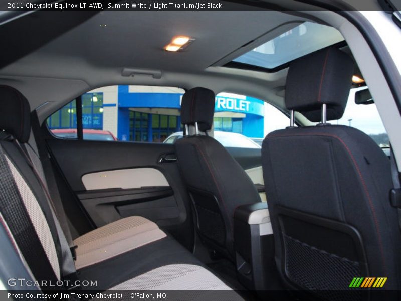 Summit White / Light Titanium/Jet Black 2011 Chevrolet Equinox LT AWD