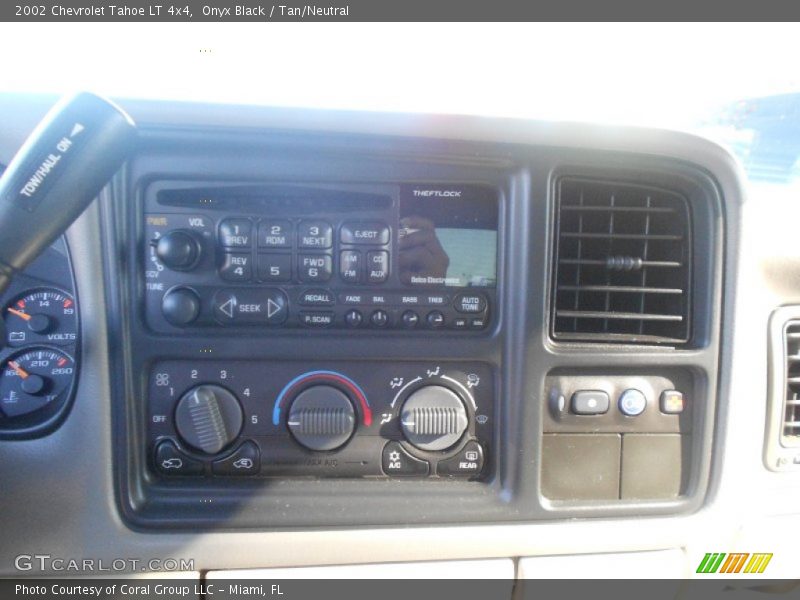Onyx Black / Tan/Neutral 2002 Chevrolet Tahoe LT 4x4