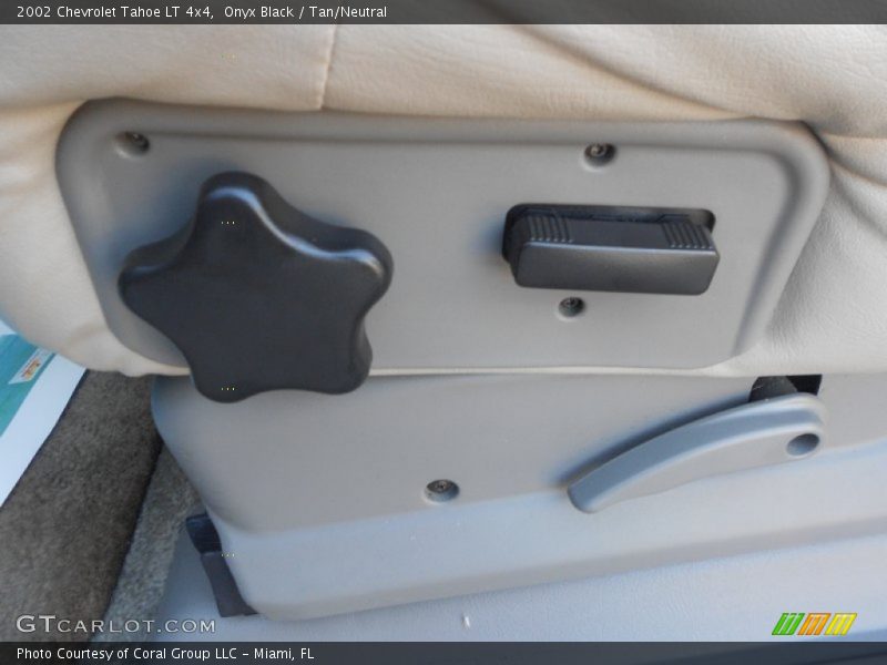 Onyx Black / Tan/Neutral 2002 Chevrolet Tahoe LT 4x4