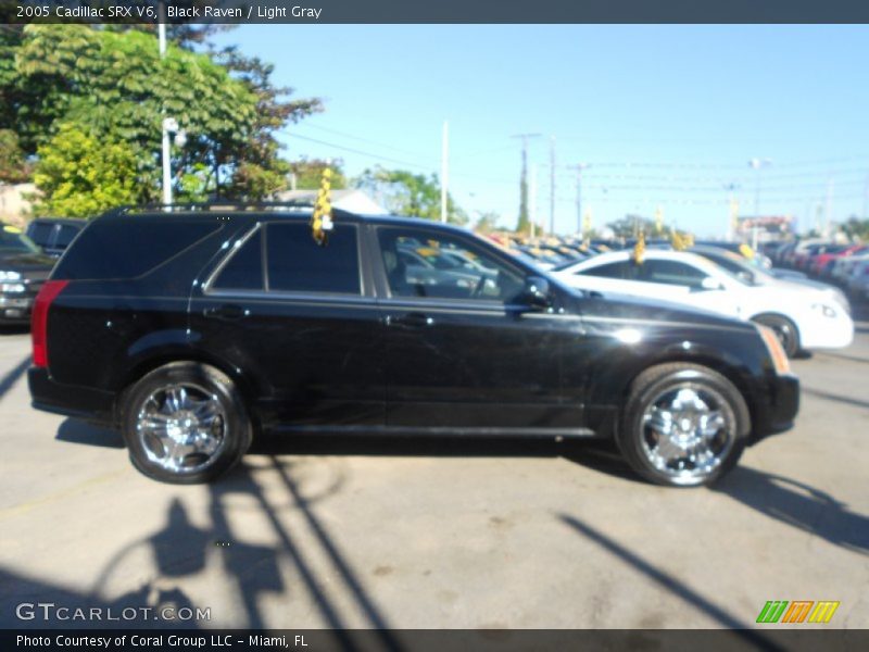 Black Raven / Light Gray 2005 Cadillac SRX V6