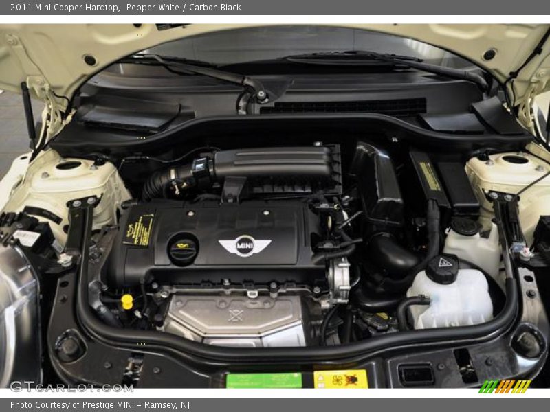 Pepper White / Carbon Black 2011 Mini Cooper Hardtop
